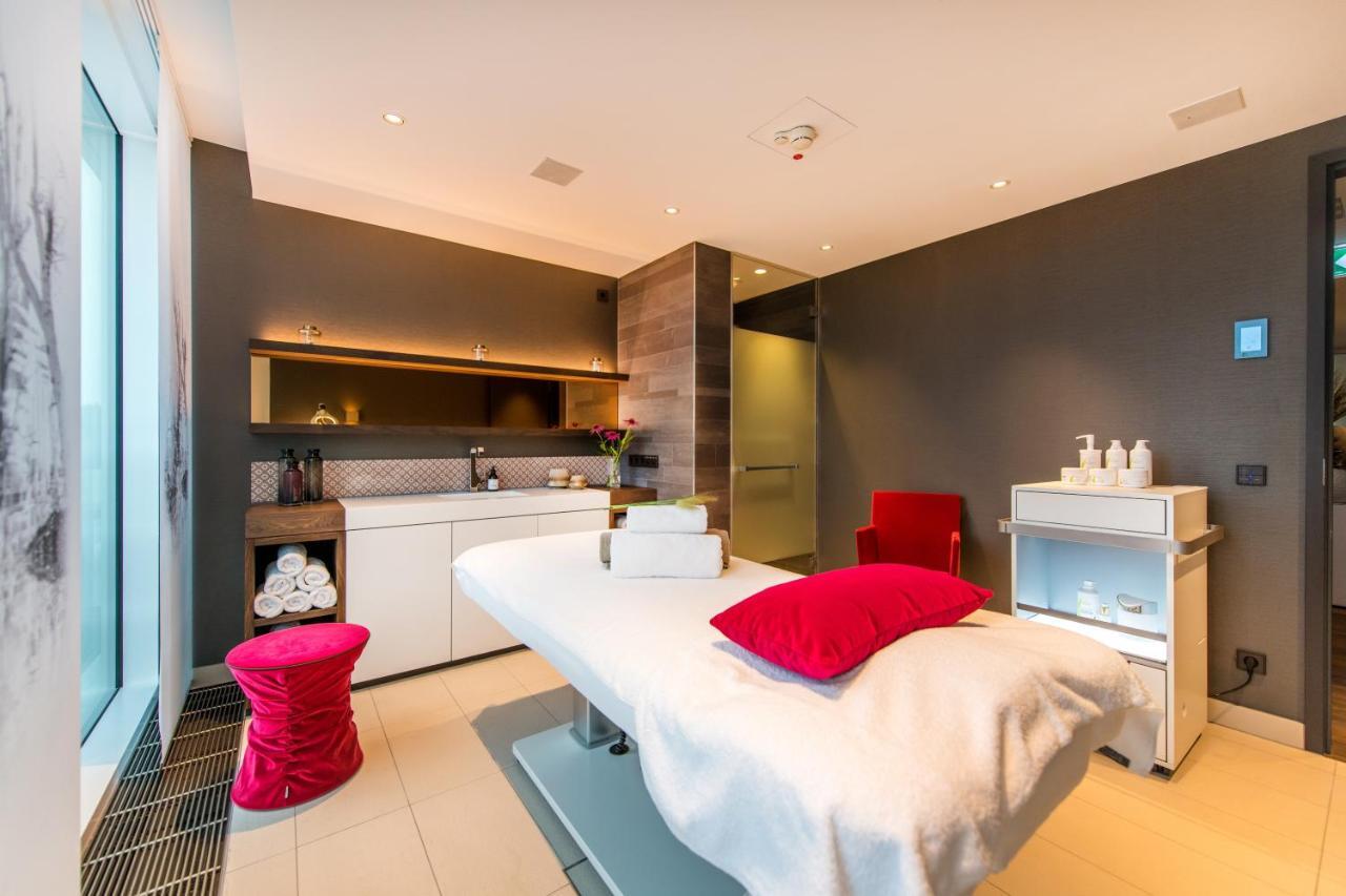 ホテル Faehrhaus Koblenz エクステリア 写真 Treatment room at The Mayfair Spa